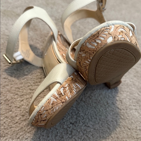 Jessica Simpson Beige Women's Sandals - Picture 7 of 11